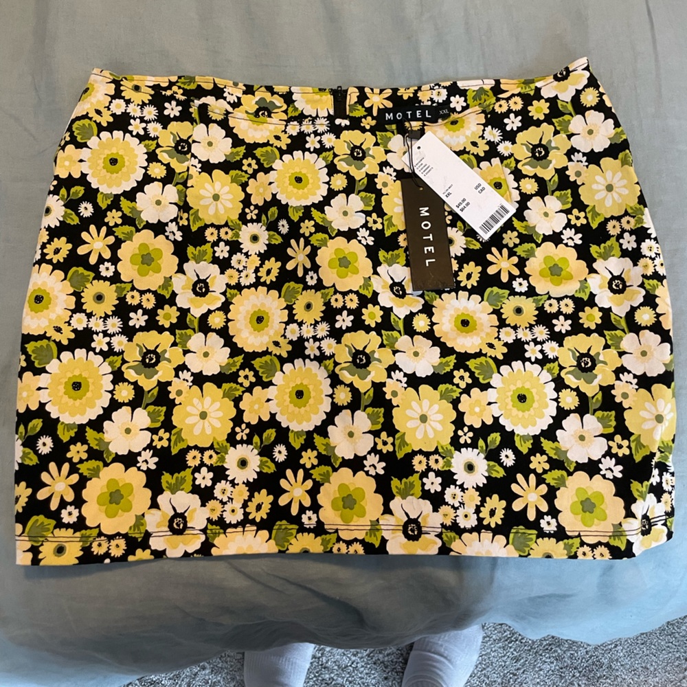 Urban Outfitters Motel Ima Printed Pelmet Mini Skirt | Size XXL